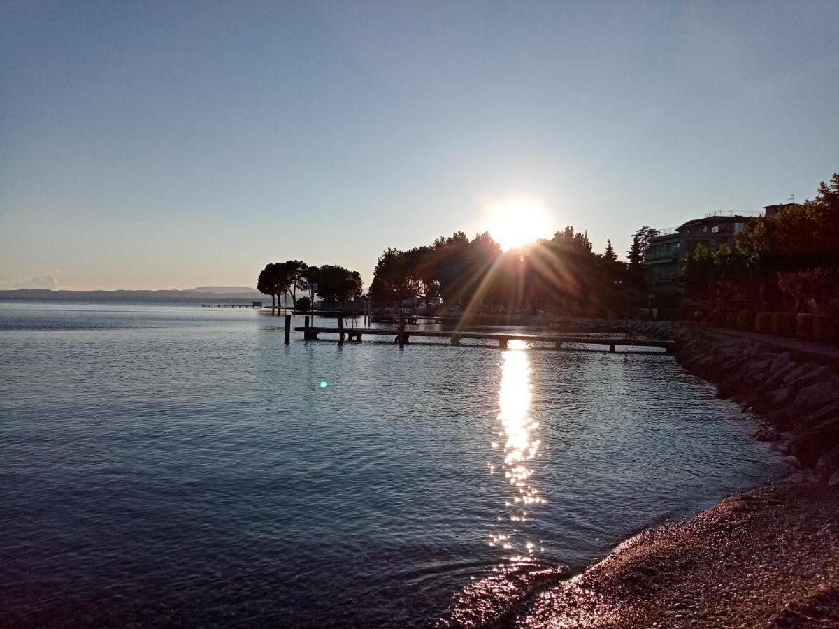 Villetta Daniela - A Due Passi Dalla Spiaggia Sirmione Exterior foto